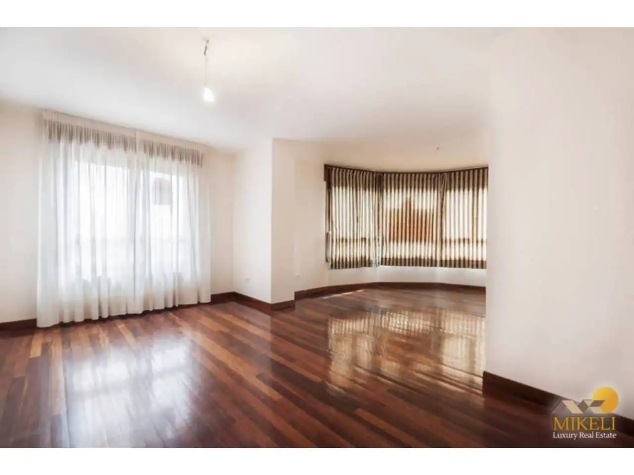 Wohnzimmer von Wohnung zur Miete in Santander mit Heizung