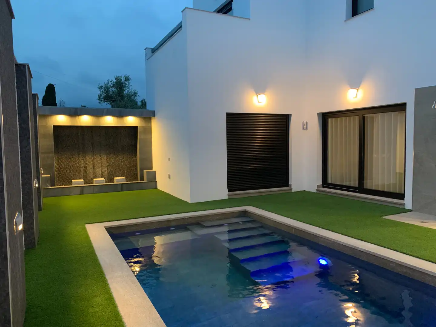 Swimming pool of Houses for rent in Nerja  with Air Conditioner, Private garden and Terrace