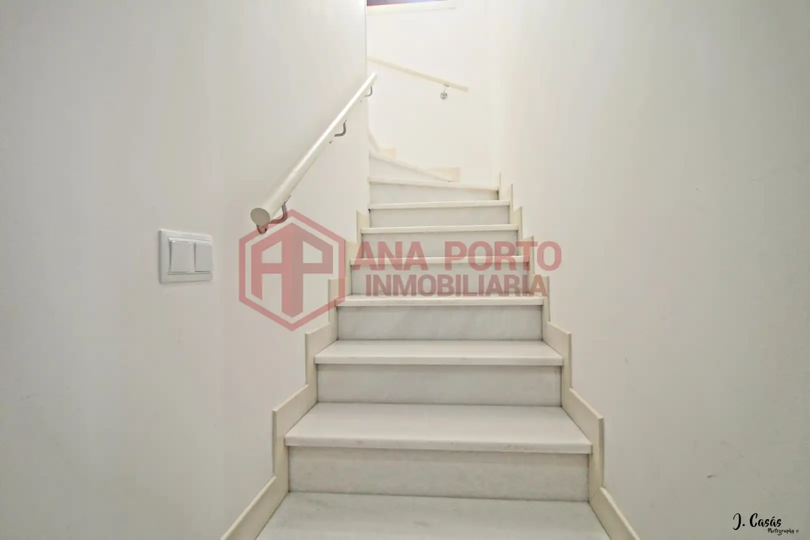 Casa adosada en venda en O Grove   amb Calefacció, Jardí privat i Parquet