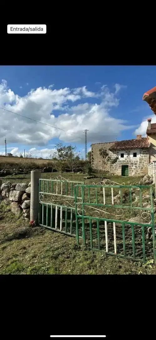 Casa adosada en venda en Valle de Valdebezana amb Jardí privat