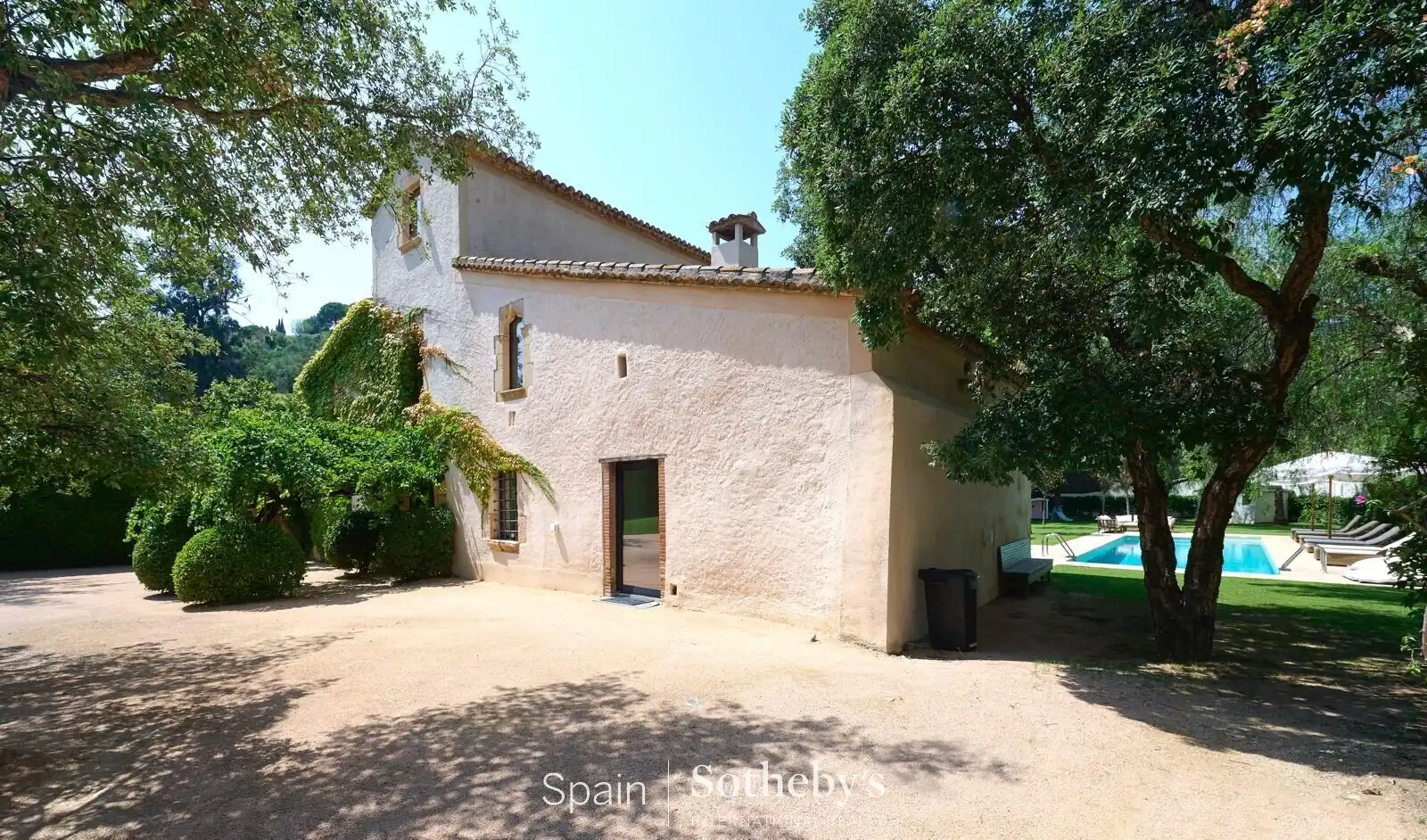 Vista exterior de Casa o xalet en venda en Alella amb Aire condicionat, Calefacció i Jardí privat