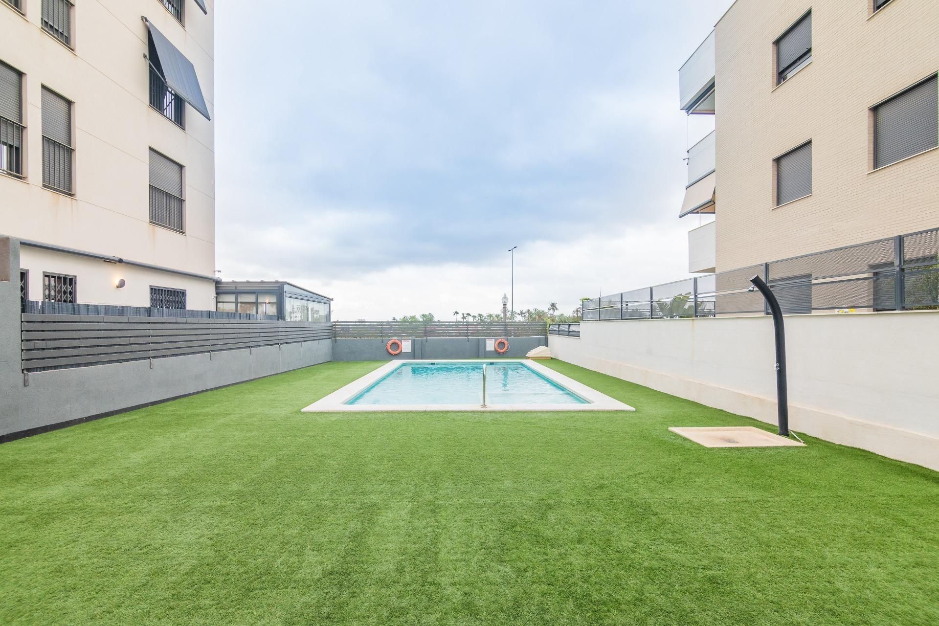 Piscina de Planta baixa en venda en Elche / Elx amb Aire condicionat, Jardí privat i Terrassa