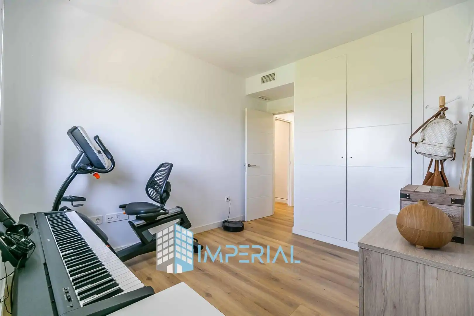 Bedroom of Flat for sale in Fuengirola  with Air Conditioner, Heating and Terrace