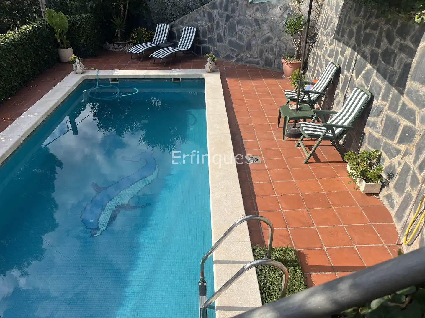 Schwimmbecken von Haus oder Chalet zum Verkauf in Viladecavalls mit Klimaanlage, Heizung und Privatgarten