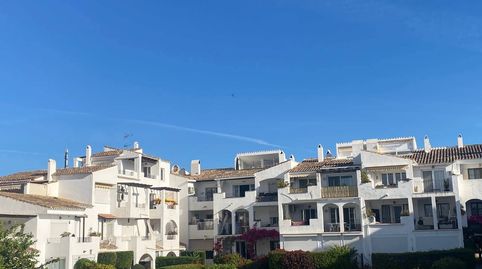 Foto 2 de Piso en venta en Calle Sabinillas, Paraiso - Barronal, Estepona