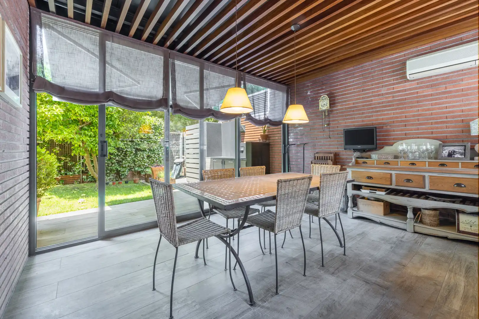 Terrasse von Erdgeschoss zum Verkauf in Sant Cugat del Vallès mit Klimaanlage, Heizung und Privatgarten