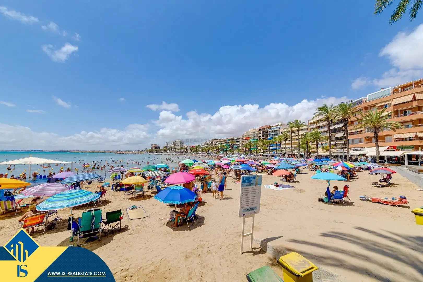 Vista exterior de Ático de alquiler en Torrevieja con Terraza, Trastero y Amueblado