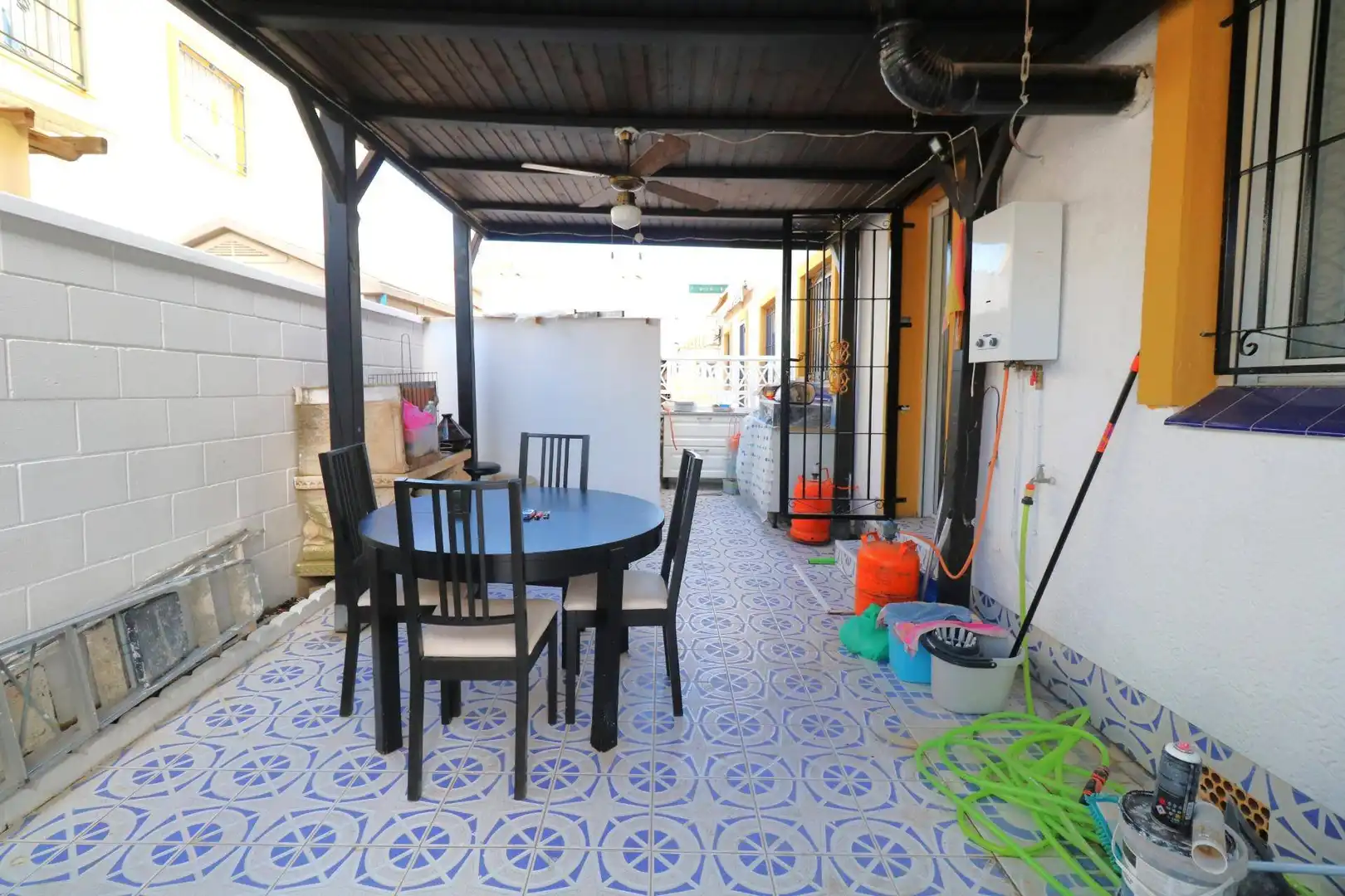 Terraza de Piso en venta en Torrevieja con Jardín privado, Amueblado y Piscina comunitaria