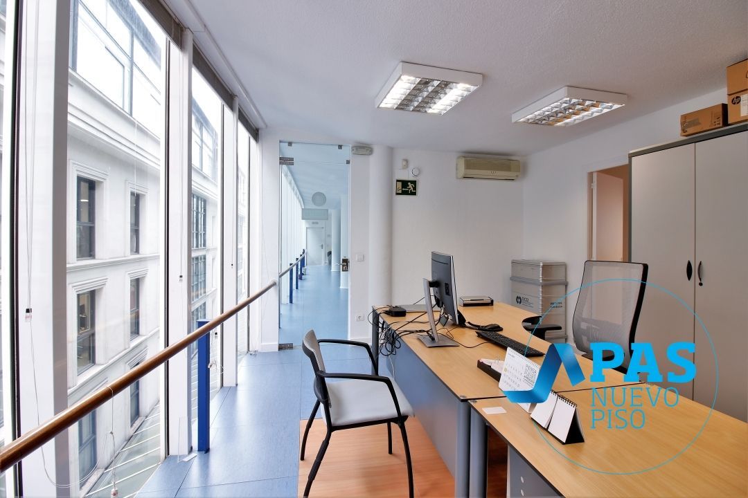 Office for sale in Santander  with Air Conditioner