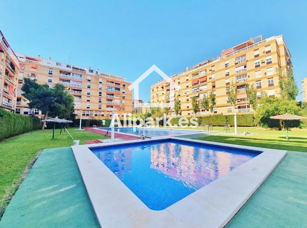 Flat to rent in Medico Pedro Herrero, Alipark