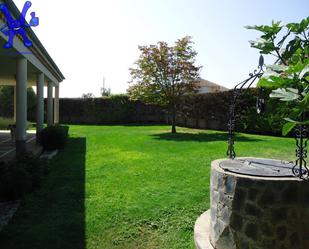Jardí de Casa o xalet en venda en Pajares de la Laguna amb Calefacció, Jardí privat i Terrassa