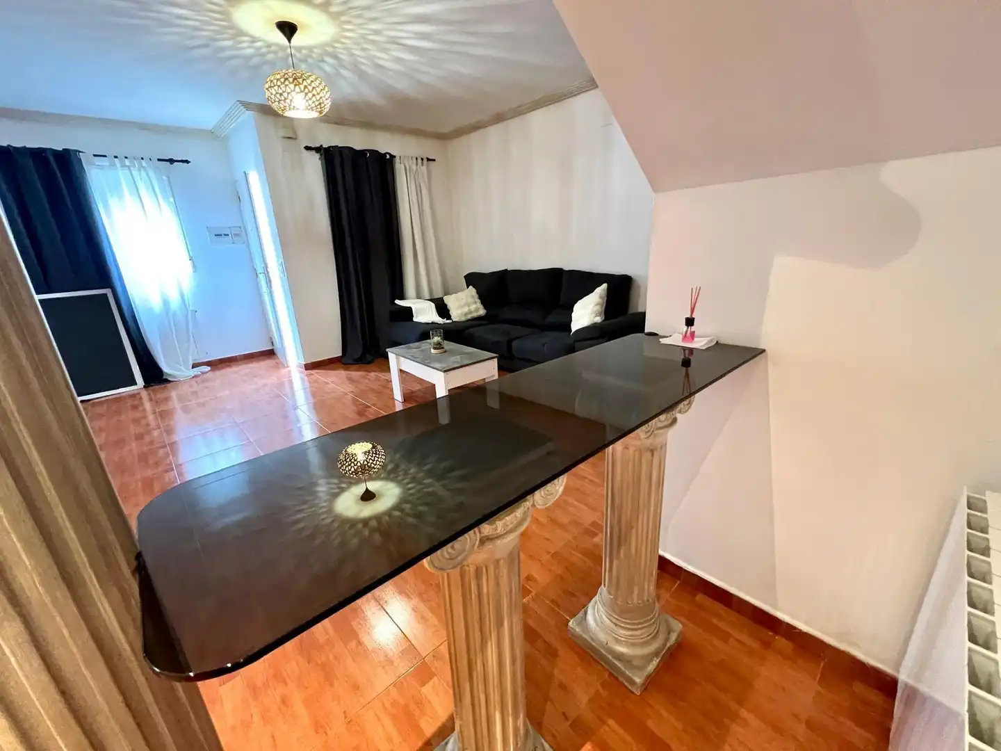 Wohnzimmer von Einfamilien-Reihenhaus zur Miete in Plasencia mit Heizung und Möbliert