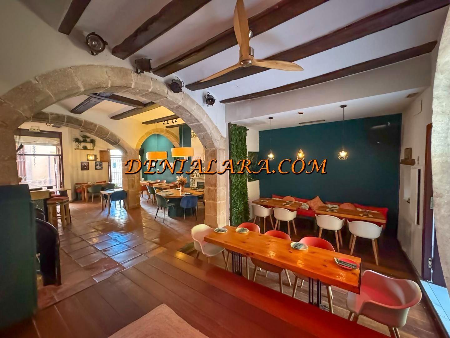 Local de lloguer en Dénia amb Aire condicionat, Calefacció i Terrassa