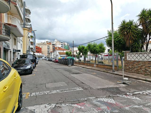 Local comercial en Alquiler en Els Pins