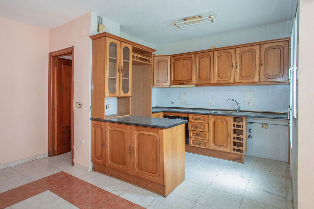 Kitchen of Flat for sale in La Carolina  with Air Conditioner and Storage room