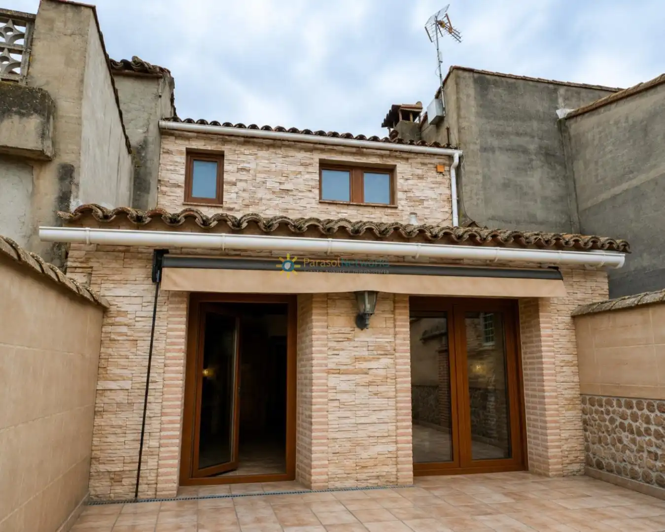 Vista exterior de Edificio en venta en El Palomar con Piscina comunitaria