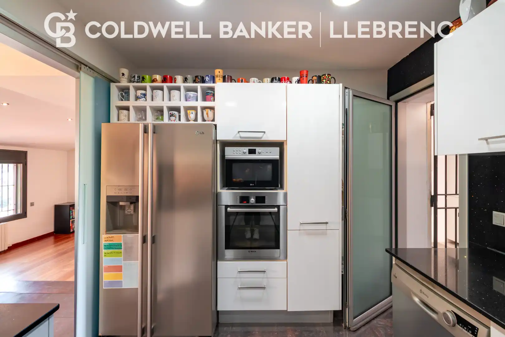 Cocina de Casa o chalet en venta en Barcelona con Aire acondicionado, Calefacción y Jardín privado
