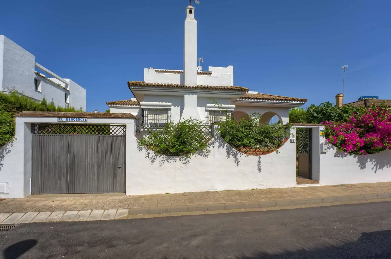 Exterior view of Houses for sale in Tomares  with Air Conditioner, Heating and Private garden