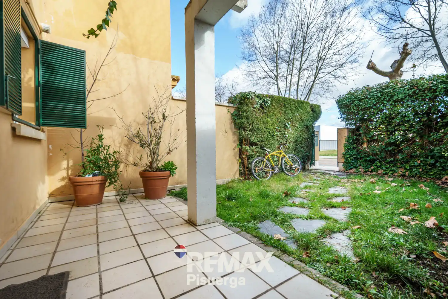 Vista exterior de Casa o chalet en venta en Simancas con Calefacción, Terraza y Trastero