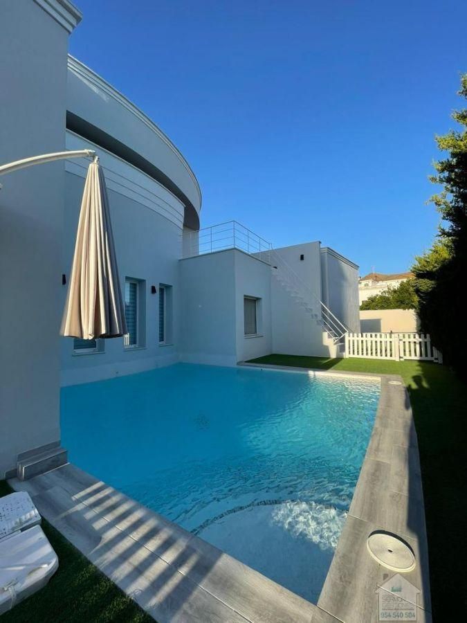 Piscina de Casa o xalet en venda en Santiponce amb Aire condicionat, Calefacció i Terrassa