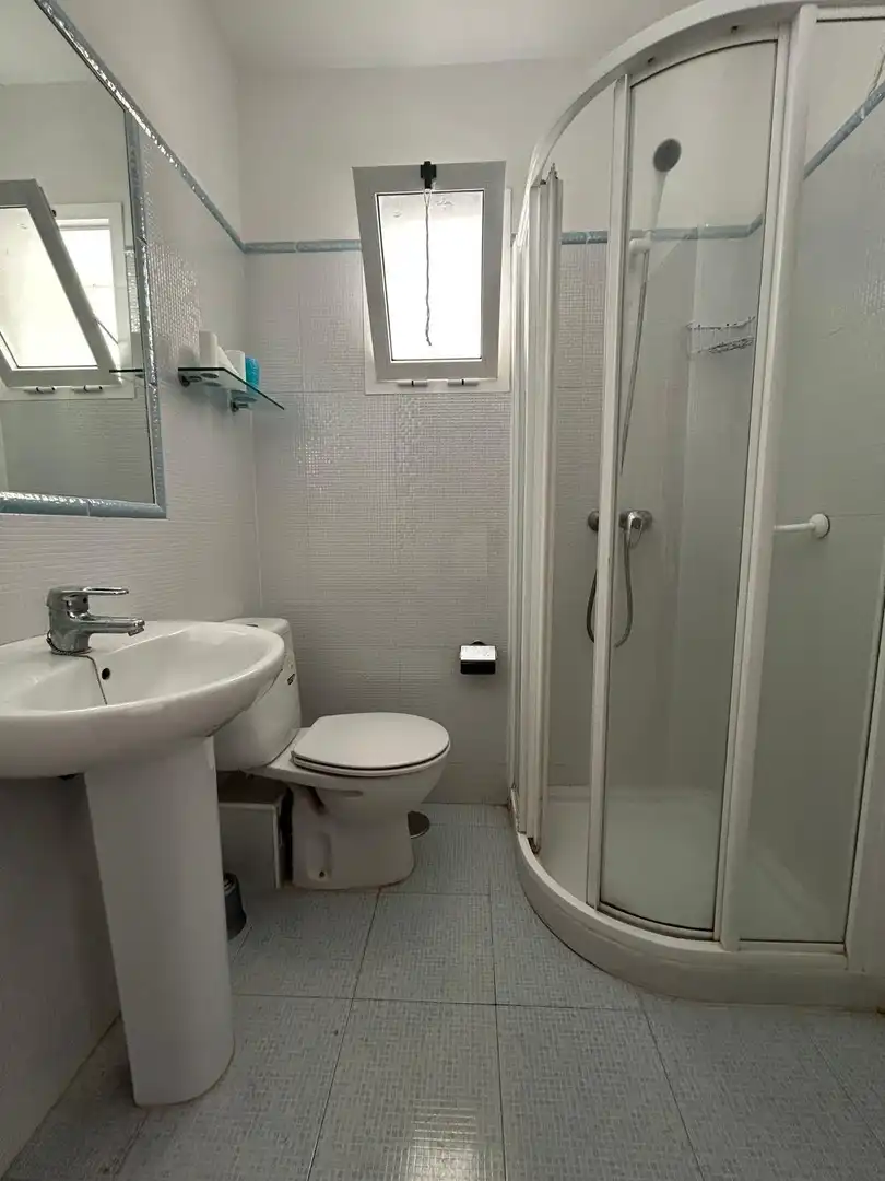 Bany de Pis en venda en Cádiz amb Calefacció, Terrassa i Balcó