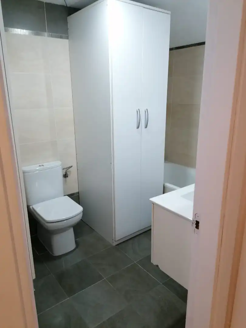 Baño de Dúplex en venta en Mondéjar con Aire acondicionado, Calefacción y Amueblado