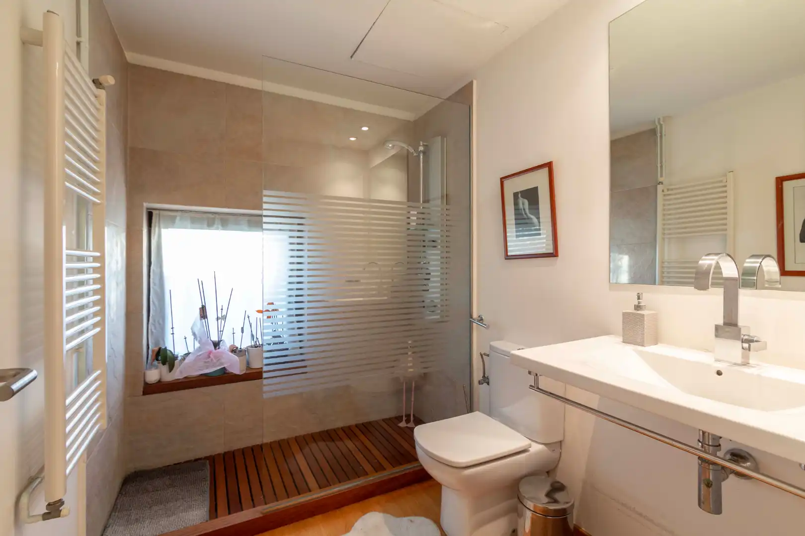 Bathroom of Houses for sale in Girona  with Air Conditioner, Heating and Private garden