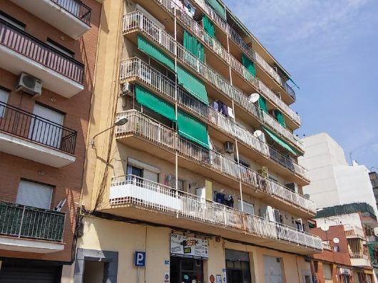 Vista exterior de Piso en venta en Rubí