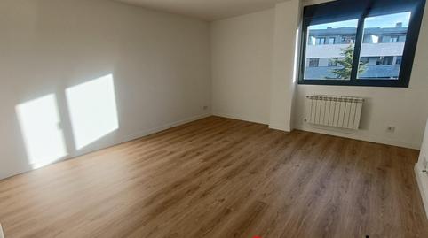 Foto 2 de Piso de alquiler en Calle de Matilde de la Torre, El Astillero  , Cantabria