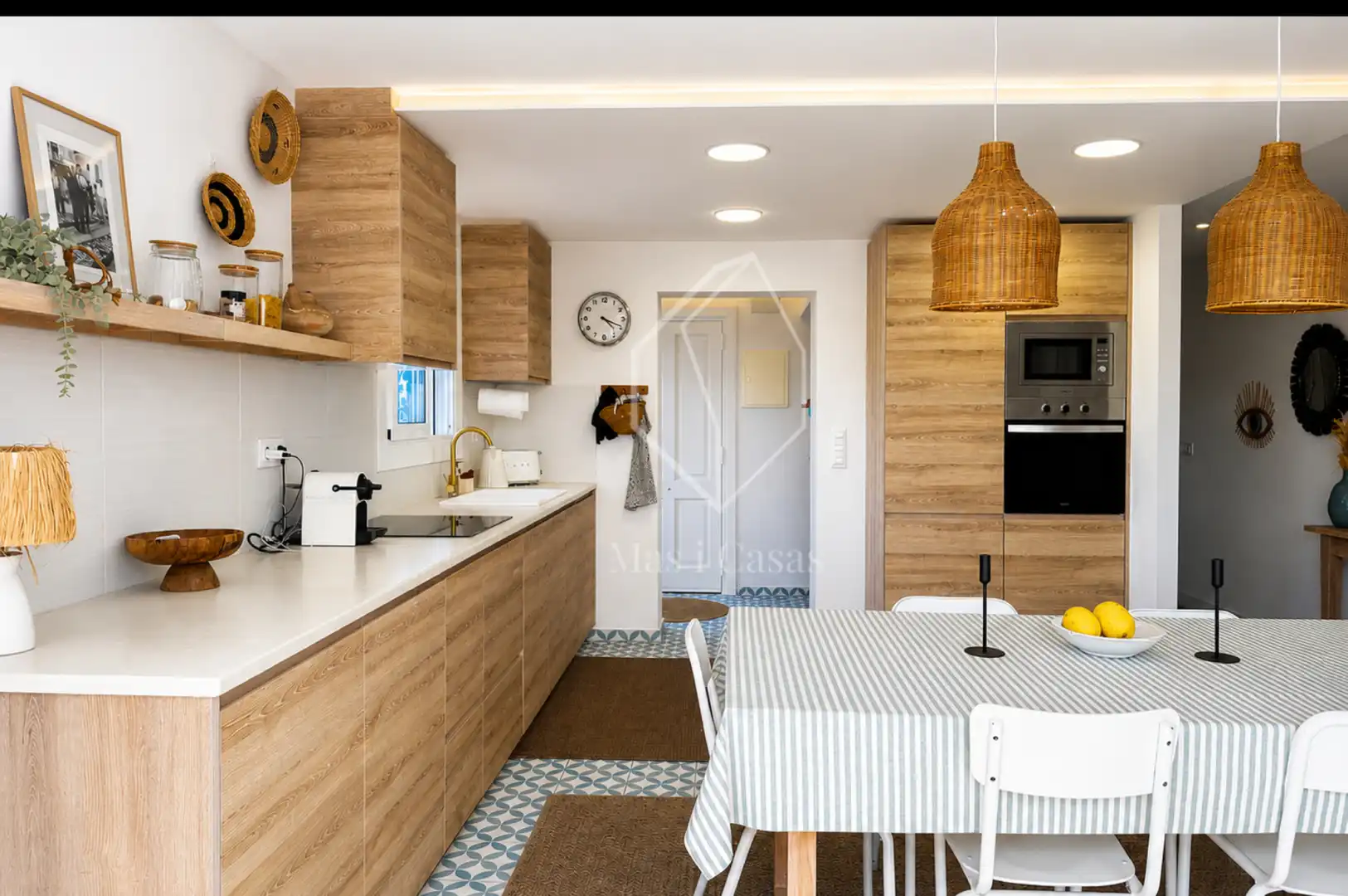 Cuina de Casa o xalet en venda en L'Escala amb Aire condicionat, Calefacció i Jardí privat