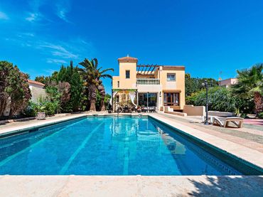 Villa avec balcon à vendre à Calle FAISAN DEL (U)