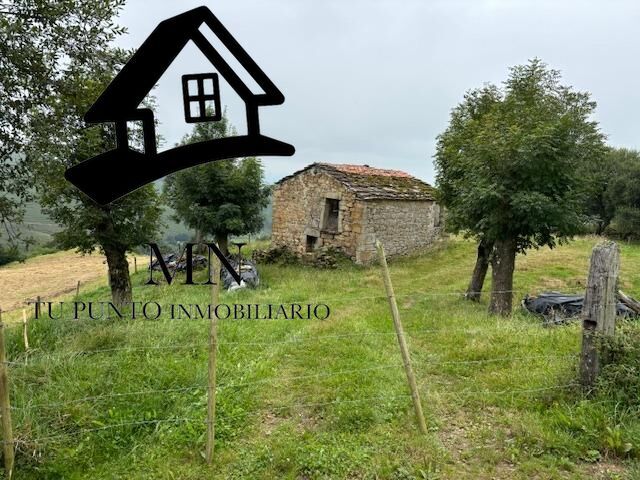 Country house for sale in Saro  with Private garden