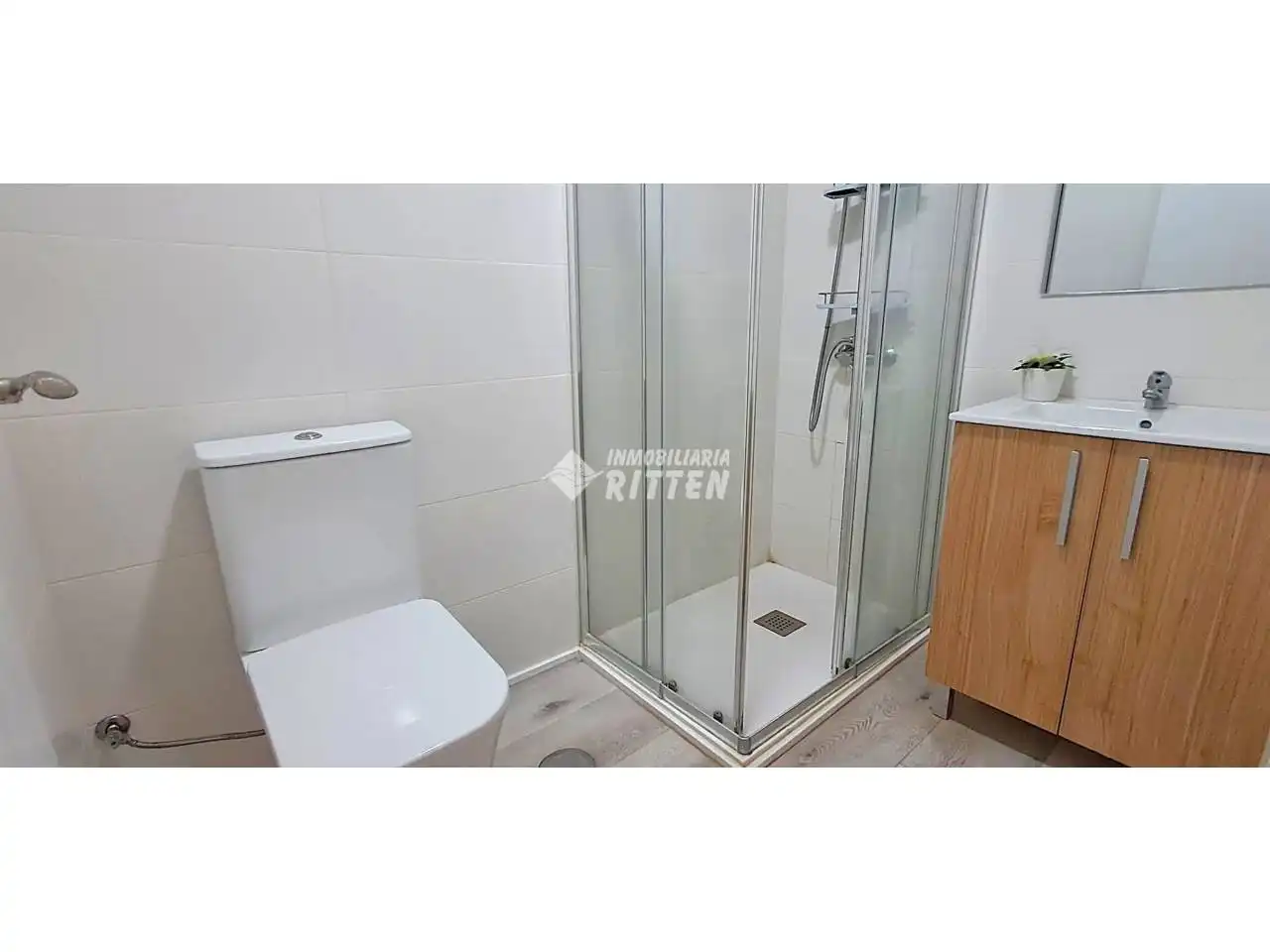 Baño de Piso en venta en Cartagena con Aire acondicionado
