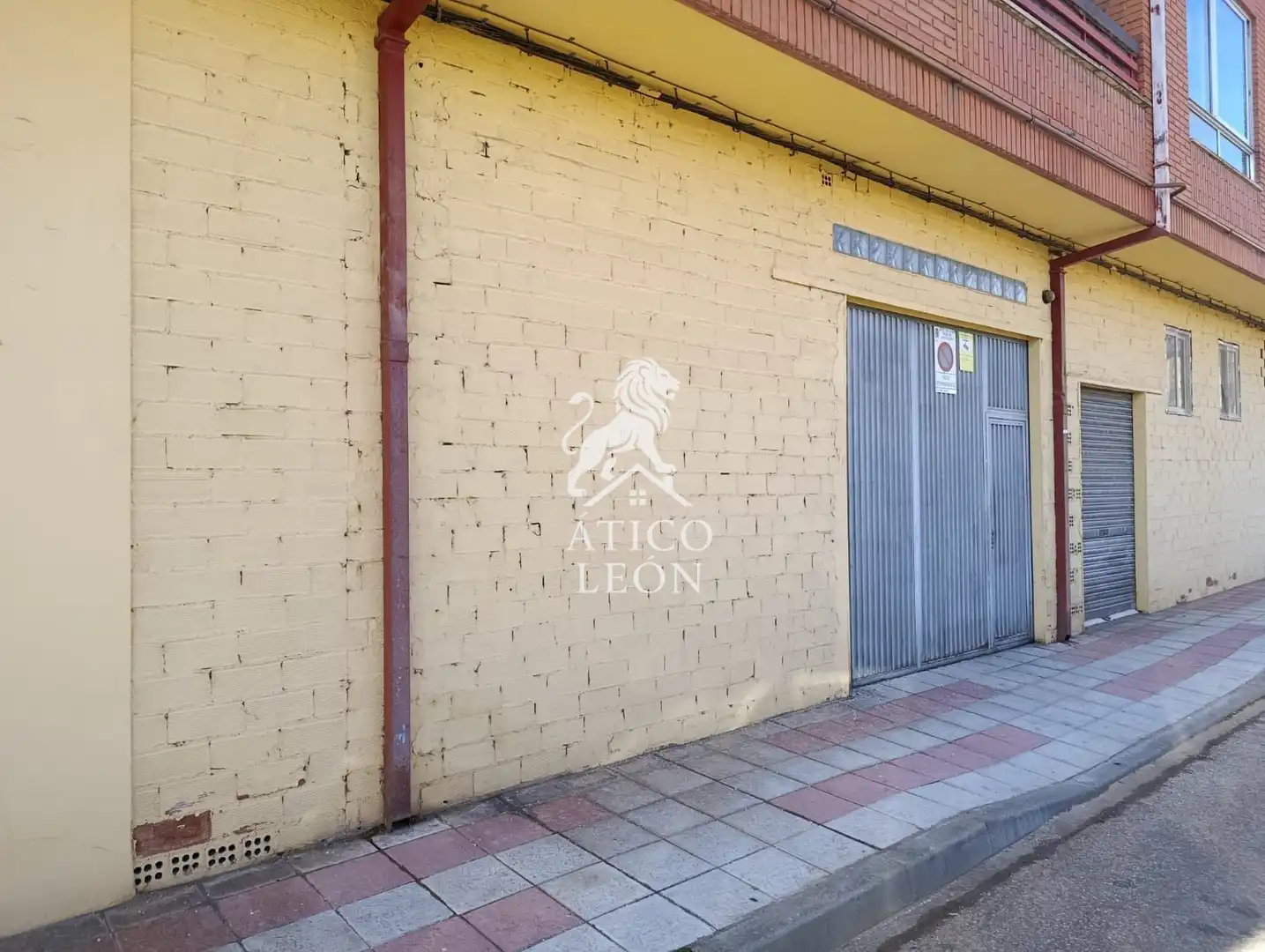 Außenansicht von Geschaftsraum zum Verkauf in León Capital 