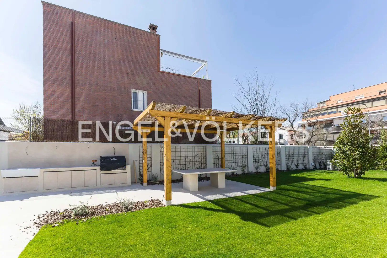 Terrassa de Casa o xalet de lloguer en Madrid amb Aire condicionat, Calefacció i Jardí privat