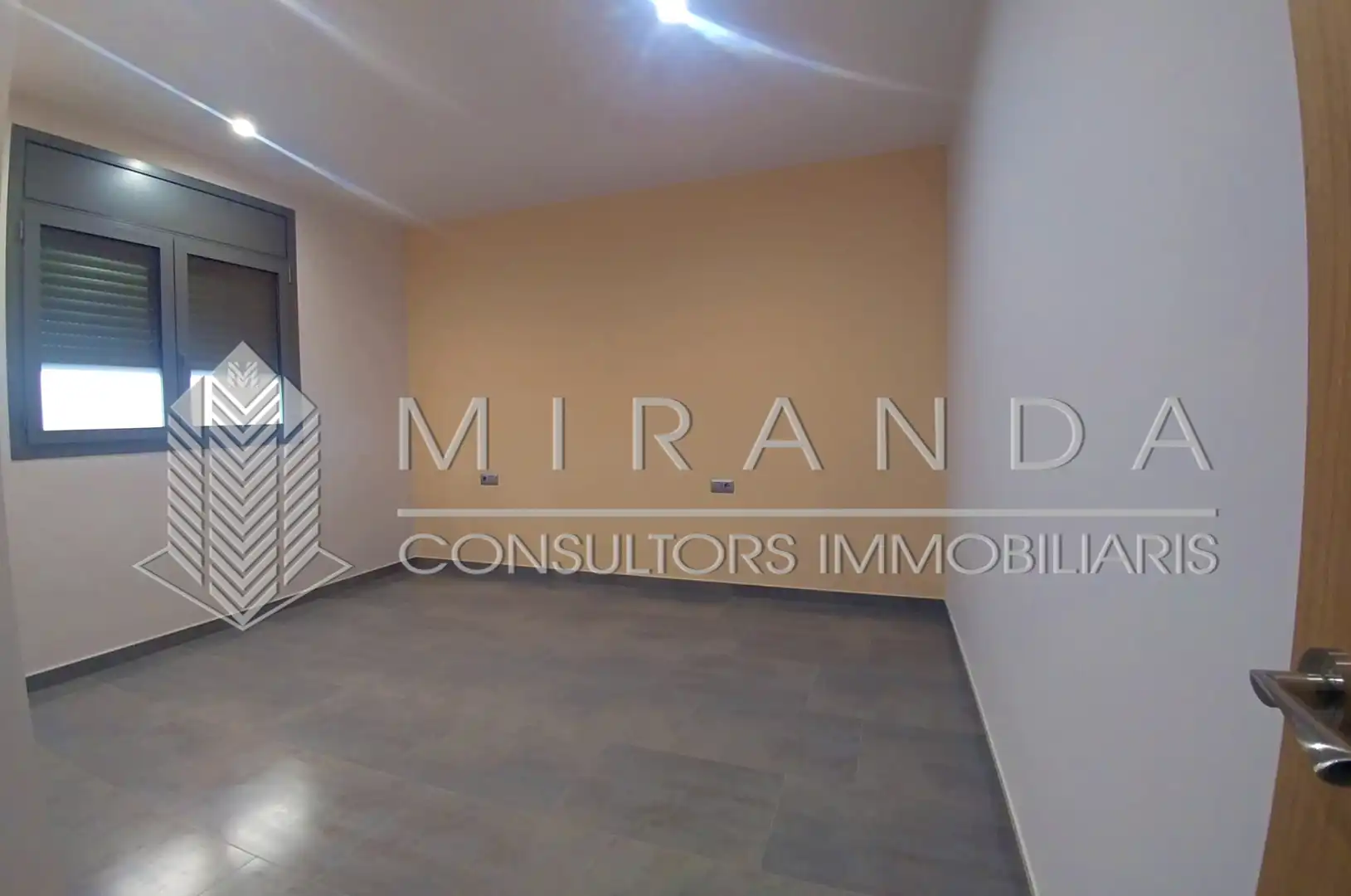 Habitación de Piso de alquiler en Granollers con Aire acondicionado, Calefacción y Horno
