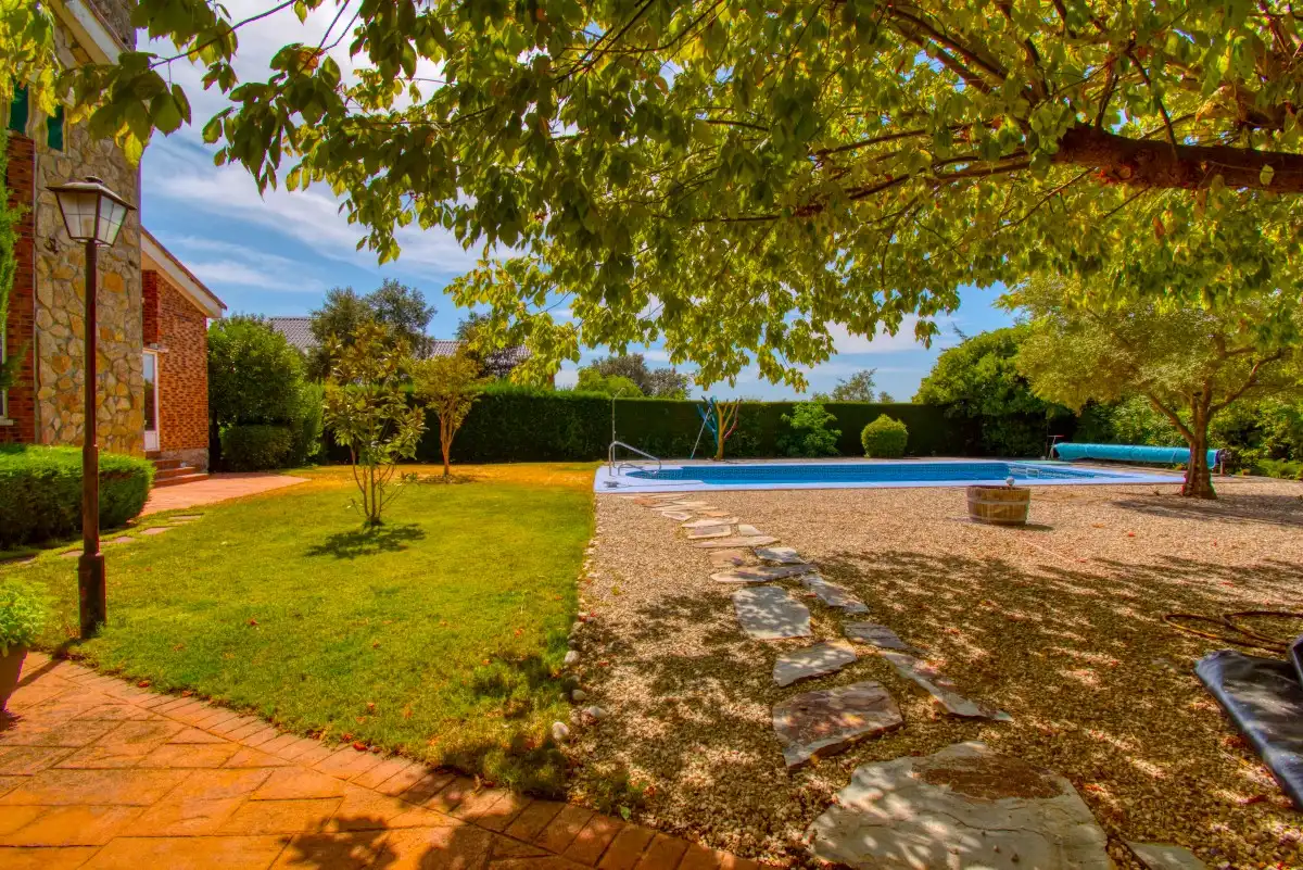 Jardín de Casa o chalet en venta en Nuevo Baztán con Aire acondicionado, Calefacción y Jardín privado