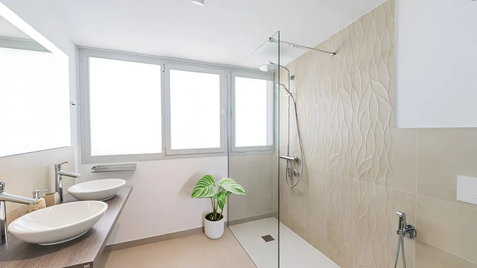 Bathroom of Attic for sale in Benalmádena  with Air Conditioner, Heating and Terrace