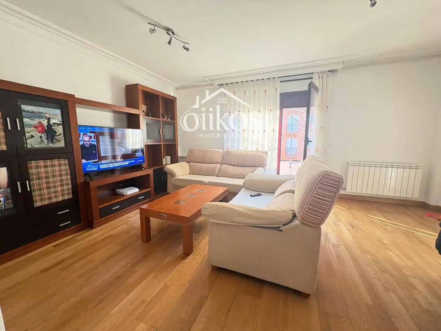 Sala de estar de Casa adosada en venta en Salamanca con Calefacción y Balcón