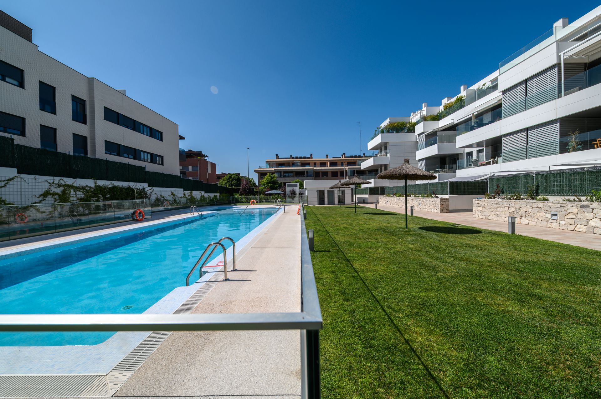 Piscina de Pis en venda en Las Rozas de Madrid amb Aire condicionat, Calefacció i Jardí privat