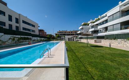 Swimming pool of Flat for sale in Las Rozas de Madrid  with Air Conditioner, Heating and Private garden
