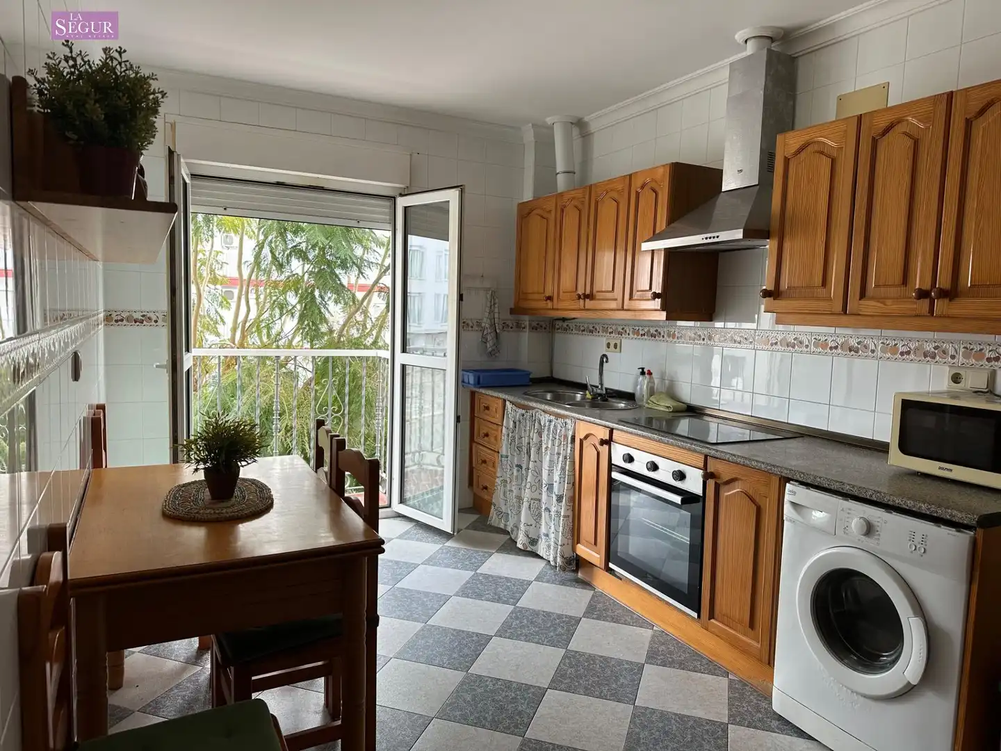 Cuina de Apartament en venda en Conil de la Frontera amb Aire condicionat, Calefacció i Terrassa