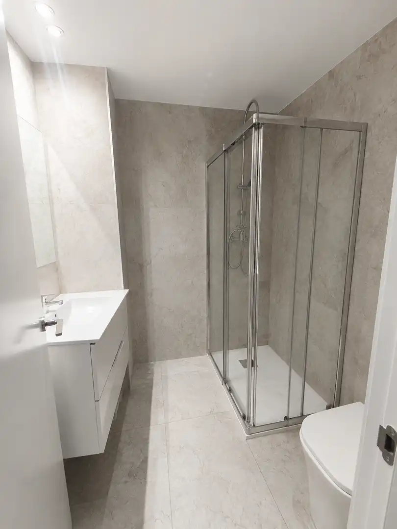Baño de Piso en venta en Campo Real con Aire acondicionado, Calefacción y Terraza