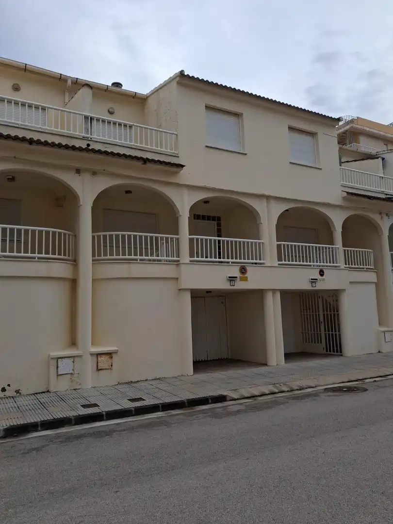 Vista exterior de Casa adosada en venta en Miramar con Calefacción, Jardín privado y Terraza