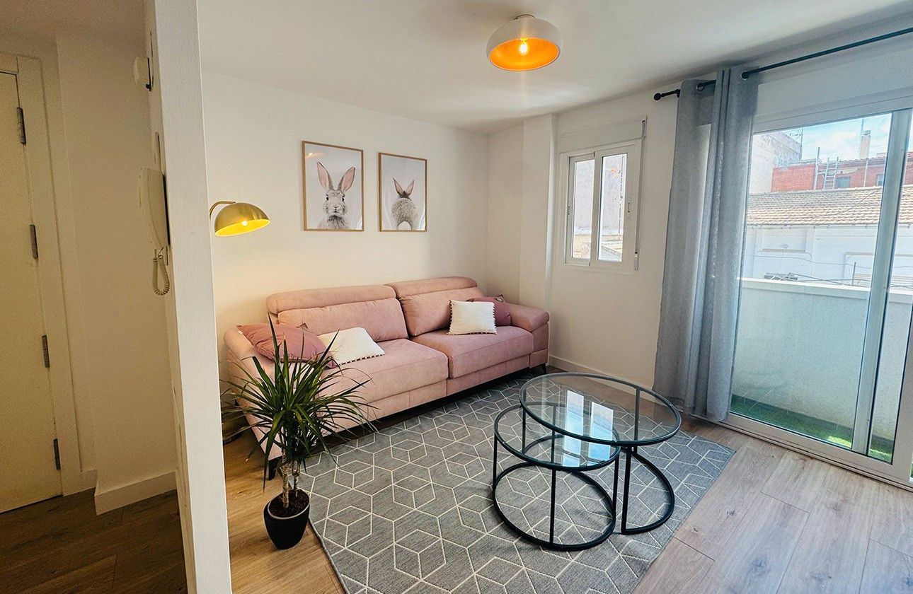 Sala d'estar de Apartament de lloguer en Alicante / Alacant amb Aire condicionat, Calefacció i Terrassa
