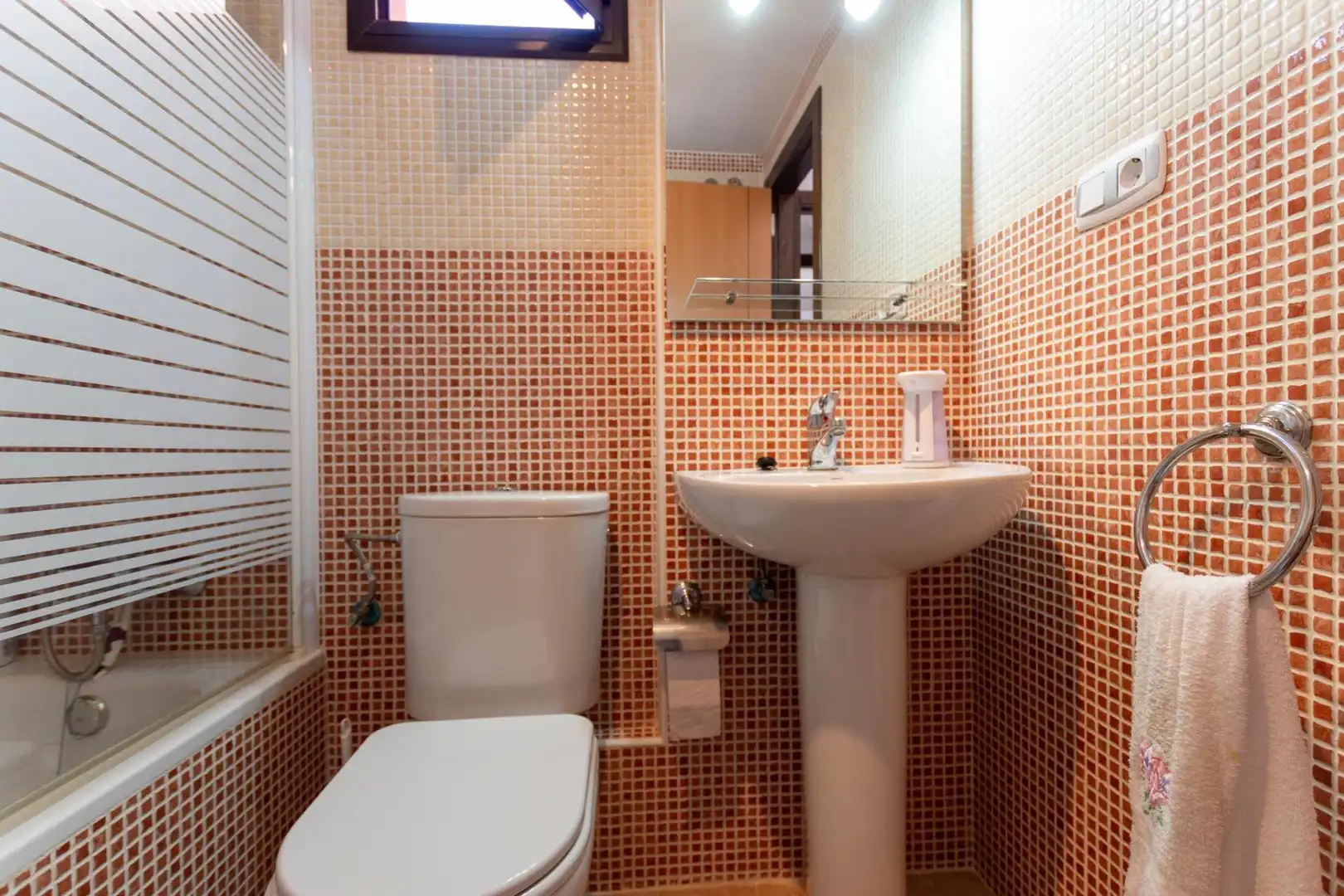 Baño de Ático en venta en Águilas con Terraza, Amueblado y Piscina comunitaria