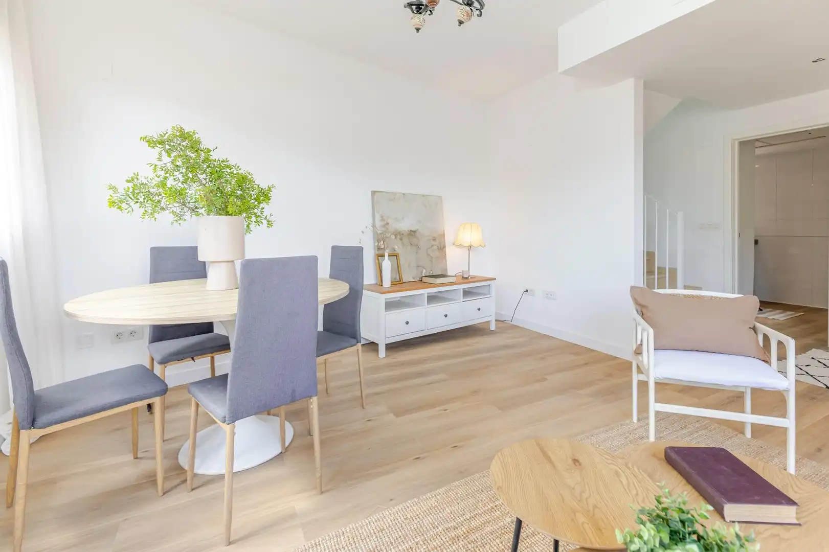 Esszimmer von Einfamilien-Reihenhaus zum Verkauf in Gilet mit Terrasse, Abstellraum und Balkon