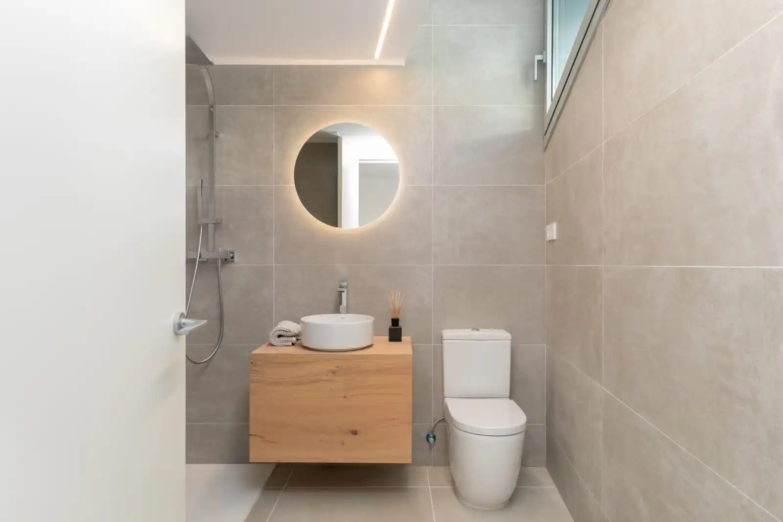 Badezimmer von Haus oder Chalet zum Verkauf in Sitges mit Klimaanlage, Heizung und Privatgarten