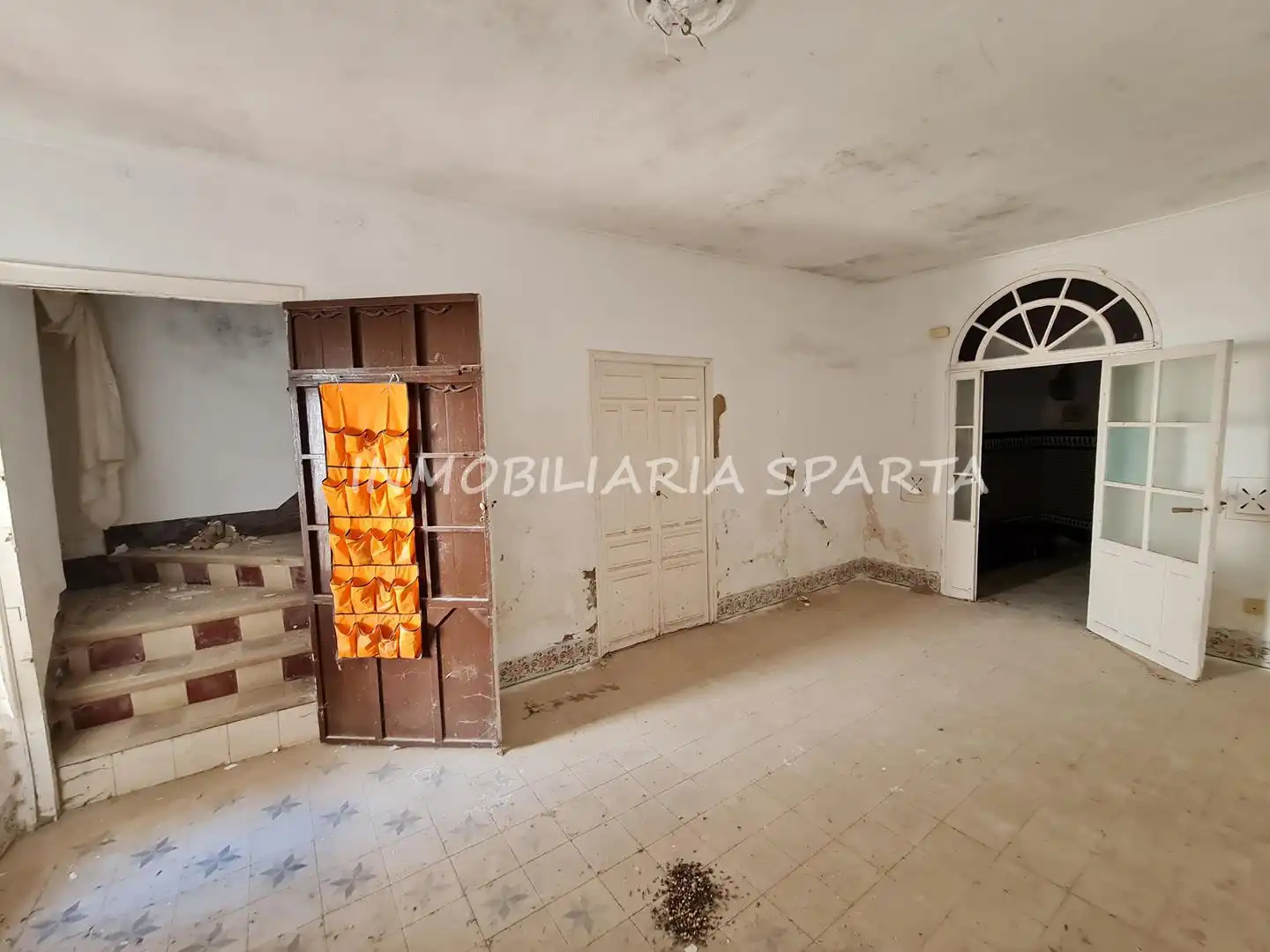 Casa adosada en venda en Sanlúcar la Mayor amb Jardí privat i Balcó