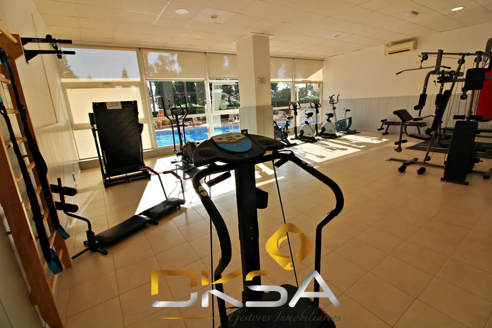 Apartment with pool for sale in Calle AMPLARIES, imagen 31